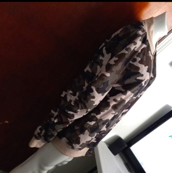 Jacket - Picture 5 of 8